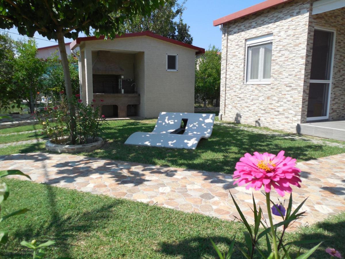 Costa Petra - Luxury Seaside Cottage With Garden - Vacation House For Families In Greece Неа-Мессагала Экстерьер фото