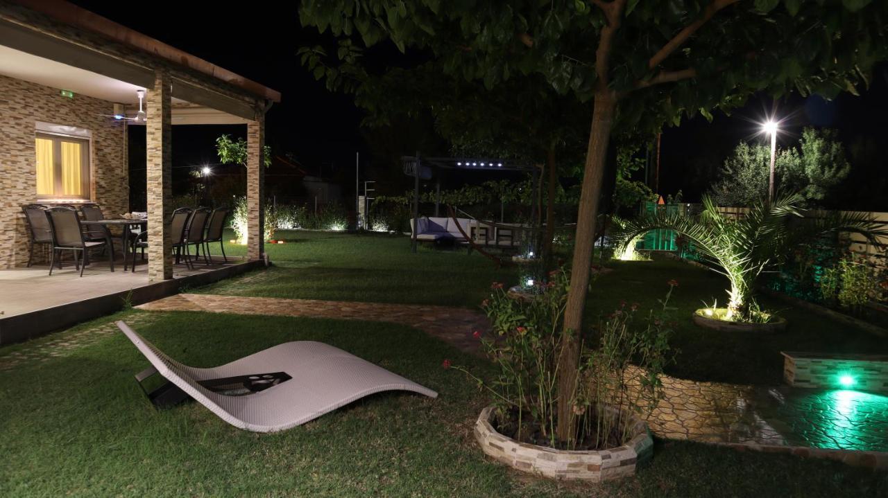 Costa Petra - Luxury Seaside Cottage With Garden - Vacation House For Families In Greece Неа-Мессагала Экстерьер фото