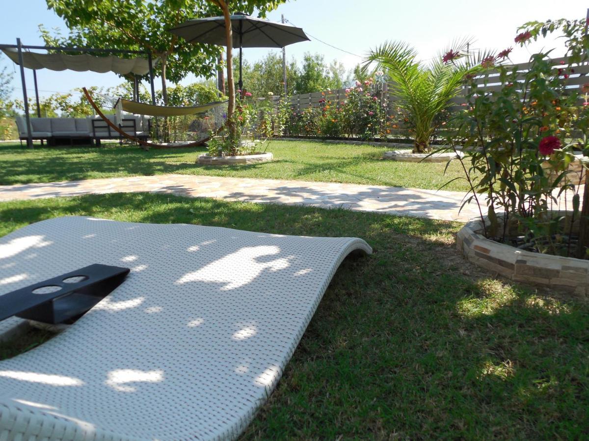 Costa Petra - Luxury Seaside Cottage With Garden - Vacation House For Families In Greece Неа-Мессагала Экстерьер фото